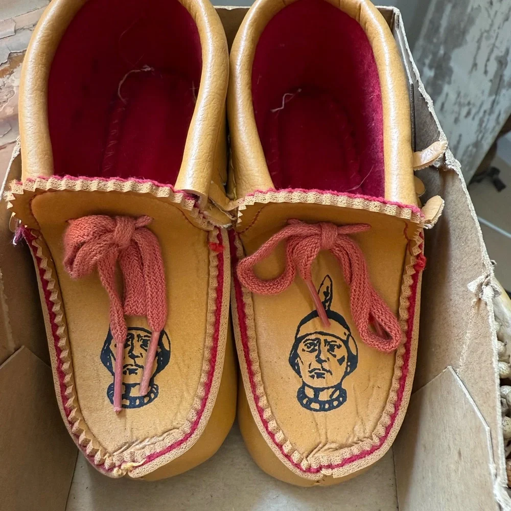 Vintage Handmade USA Kids Leather Tan Moccasins with Red Accents